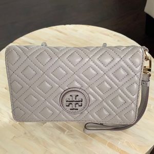 Tory Burch Marion Quilted Smartphone Wristlet Clutch - Grey
